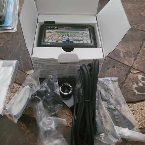 HP Garmin Nuvi 265WT GPS Navigation System plus carrying case NWT - Picture 6 of 6